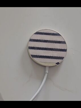 Burga Navy Striped Wireless Charger - Navy & Cream "Old Money"  Magnetic